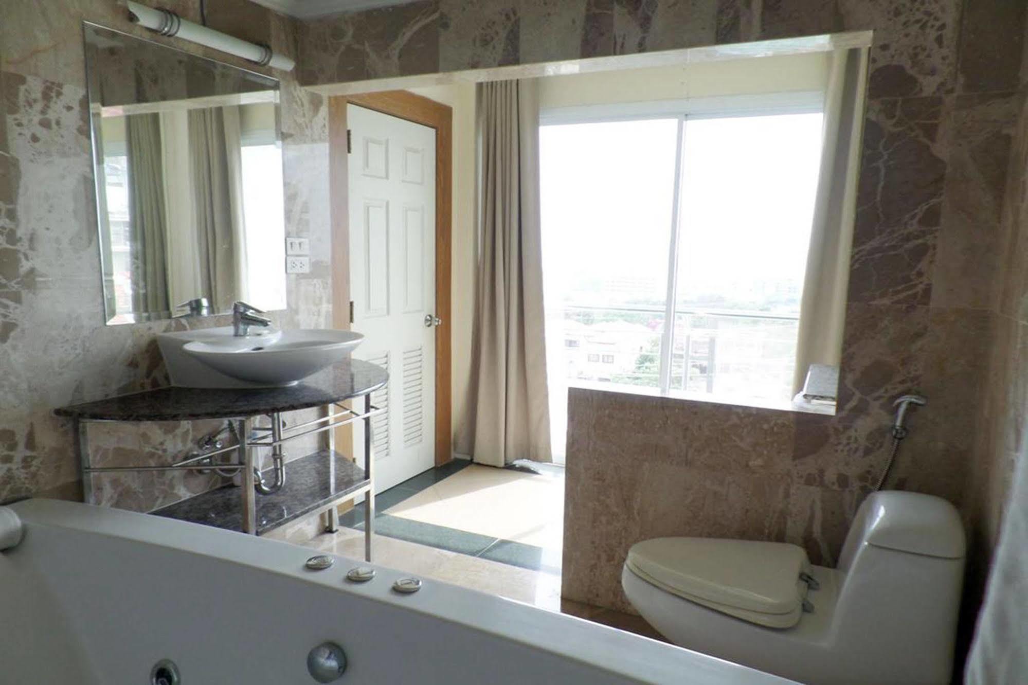 Westbury Residence Pattaya Zewnętrze zdjęcie